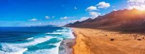 Amazing,Cofete,Beach,With,Endless,Horizon.,Volcanic,Hills,In,The